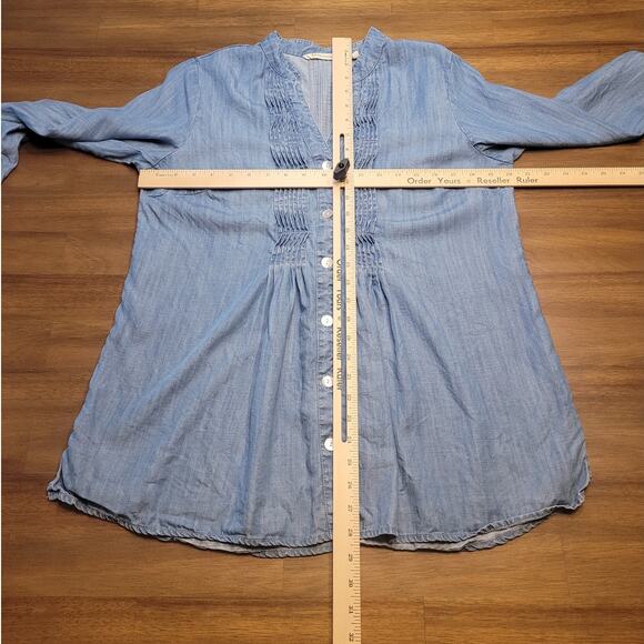 Soft Surroundings Tencel Chambray Tunic Top Blue Pleated M Long Sleeve EUC - Picture 6 of 8